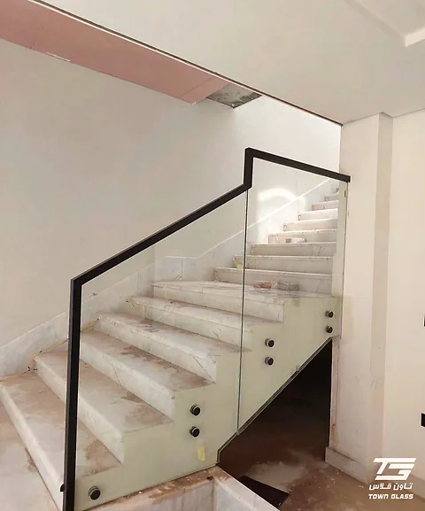 درابزين الزجاج — من مشاريع تاون قلاس (18)
